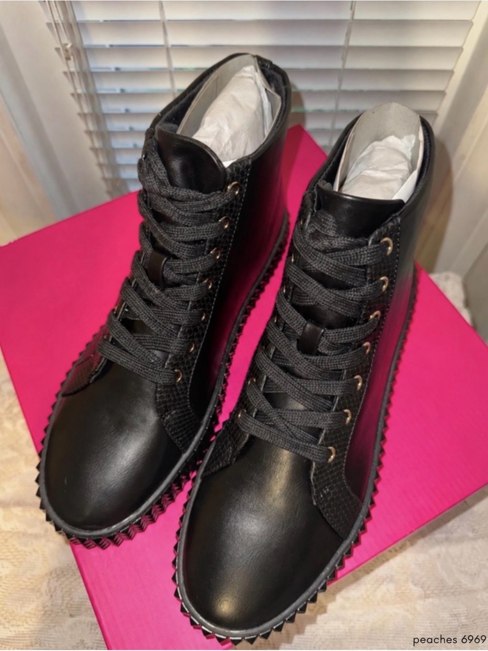Chic Women’s Black Lace-Up High Top Boots